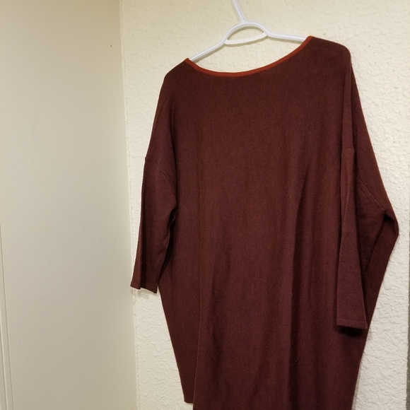 V-Neck Half Sleeve Shirt - Picture 5 of 6
